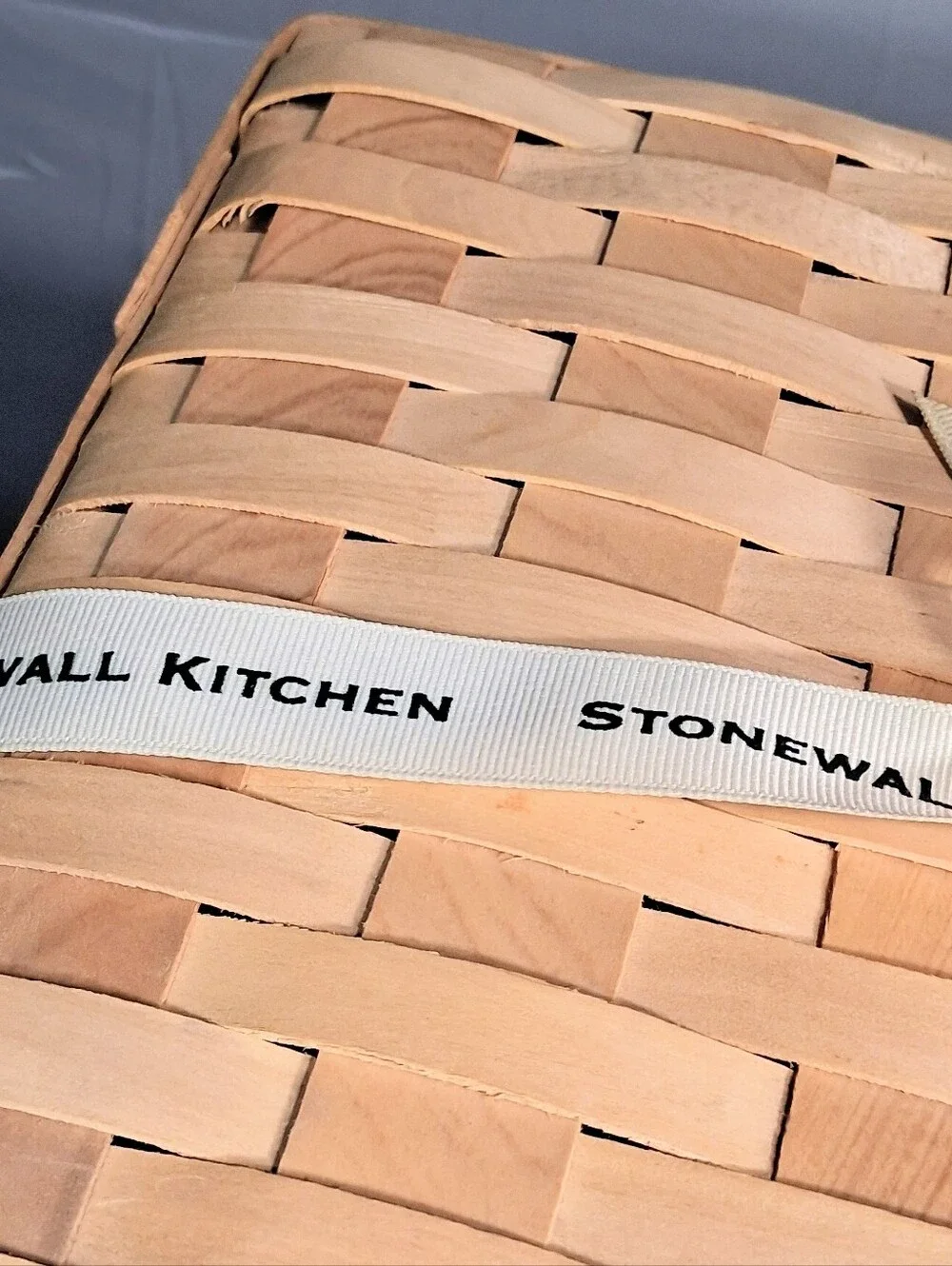 Stonewall Kitchen Small Handwoven Wood Strip Basket with Hay and Matching Lid